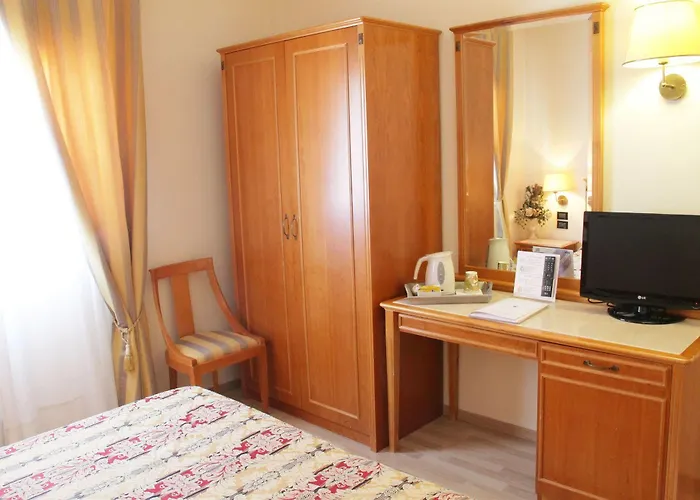 米开朗基罗酒店 酒店 4*