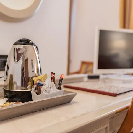 ホテル Michelangelo サッスオーロ