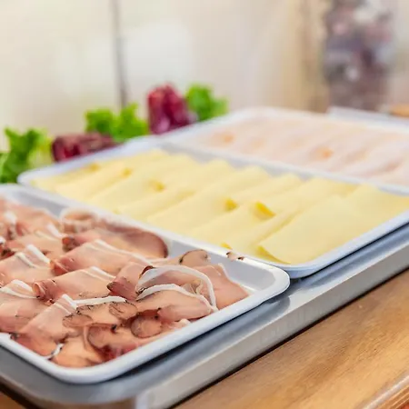 ホテル Michelangelo 4*