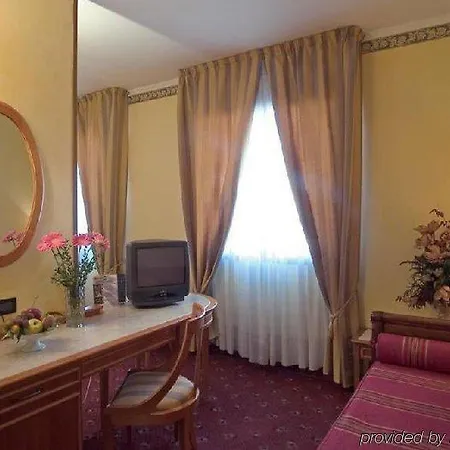 Michelangelo Hotel 4*