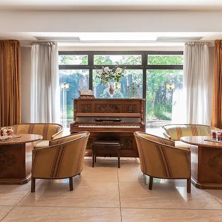 ホテル Michelangelo 4*