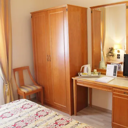 Michelangelo ホテル 4*